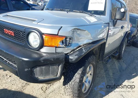 2007 Toyota Fj Cruiser z USA, uszkodzony, nr VIN JTEBU11F970043831